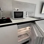 Air Conditioned 1 Room Apartment Vienna Gate, 2